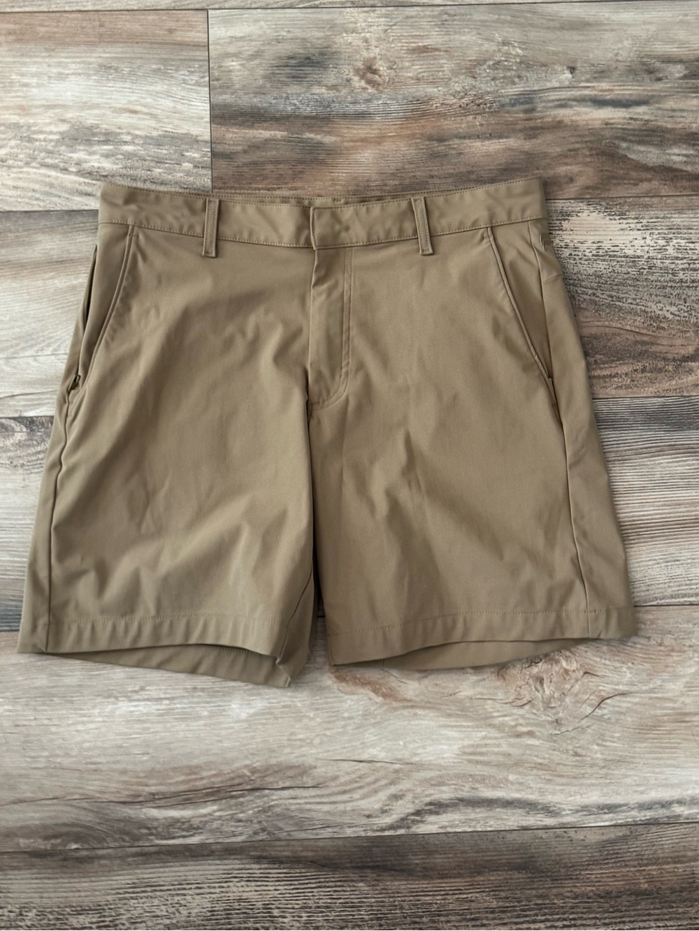 Fabletics The Only Short Khaki Size 32 - Picture 3 of 11